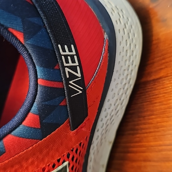 New balance Vazee running shoes. Orange and navy. Size 7.5 - Picture 3 of 4